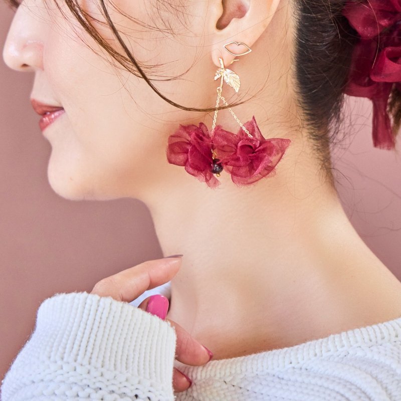 ガーネット | ゆれる花咲きチェリー | ピアス/イヤリング - ピアス・イヤリング - その他の素材 レッド