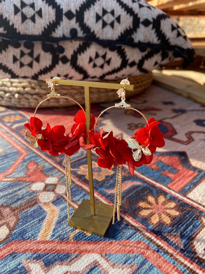 Hydrangea Floral Earring/ Ear Stud/Clip-on/Preserved Flower - Earrings & Clip-ons - Plants & Flowers Red