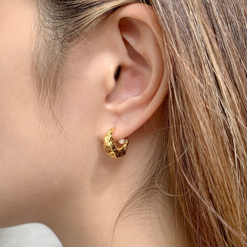 Moon & sun pearl earrings - Earrings & Clip-ons - Copper & Brass Gold