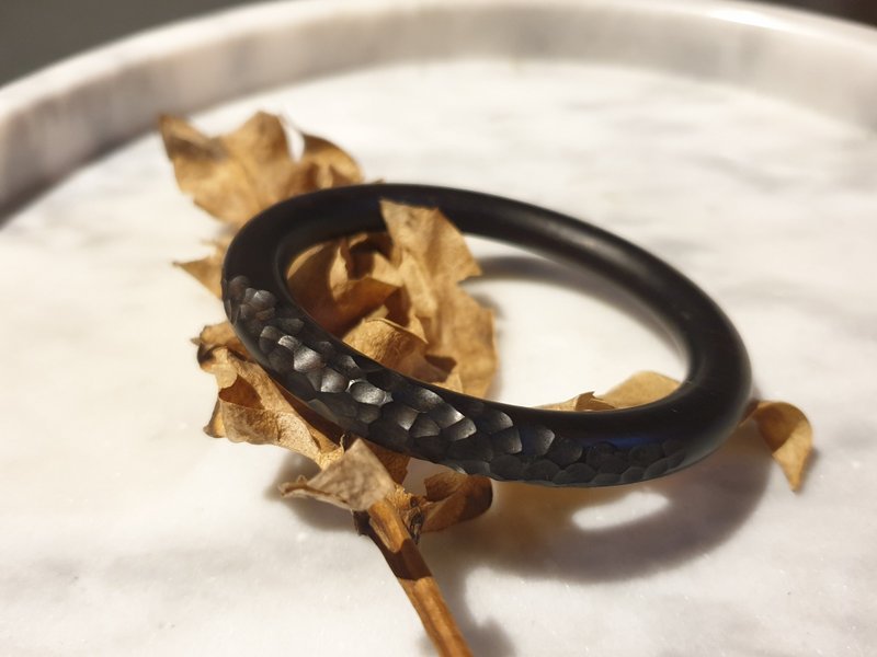 Oˋre Jewelry 設計師款 獨家 黑檀木手工雕刻手鐲/手環 可訂製 - 手鍊/手環 - 木頭 