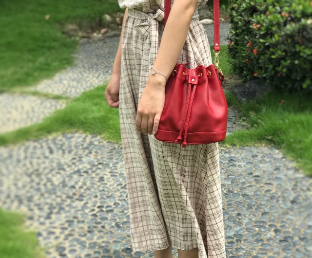 Compact Bucket Bag Port Wine Red - Shop tristahandmade2019