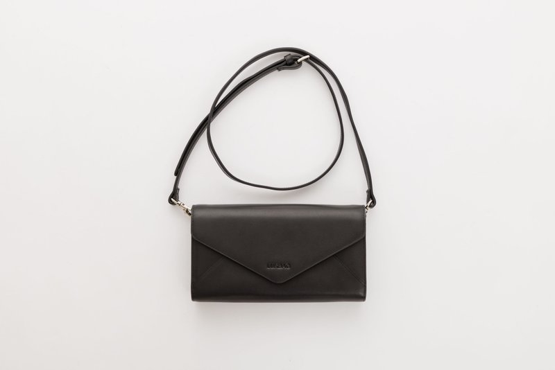 Genuine plain leather button-down large cross-body bag | Classic black [Fast shipping] - กระเป๋าสตางค์ - หนังแท้ สีดำ