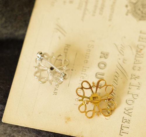 アンティーク ヴィンテージ ゴールドとシルバーのレース文字 A ライン