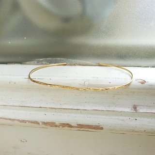 人気商品。K18金ゴールド手作り極細バングル for レディースW1mm