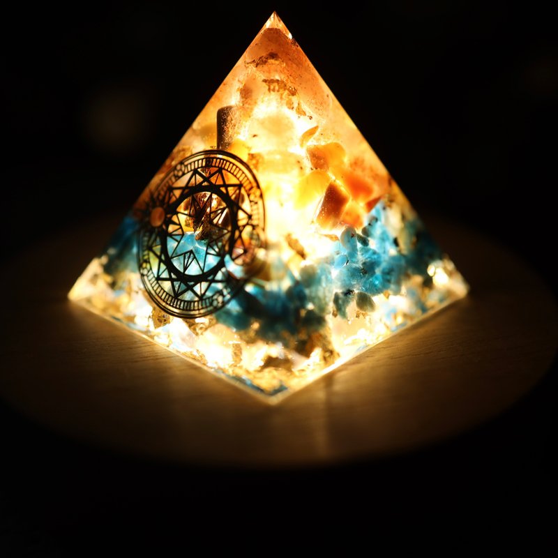 [New Year Gift Box] Sun Stone Magic Array-Orgonite Pyramid Night Light Orgonite Tower - โคมไฟ - เครื่องประดับพลอย สีส้ม