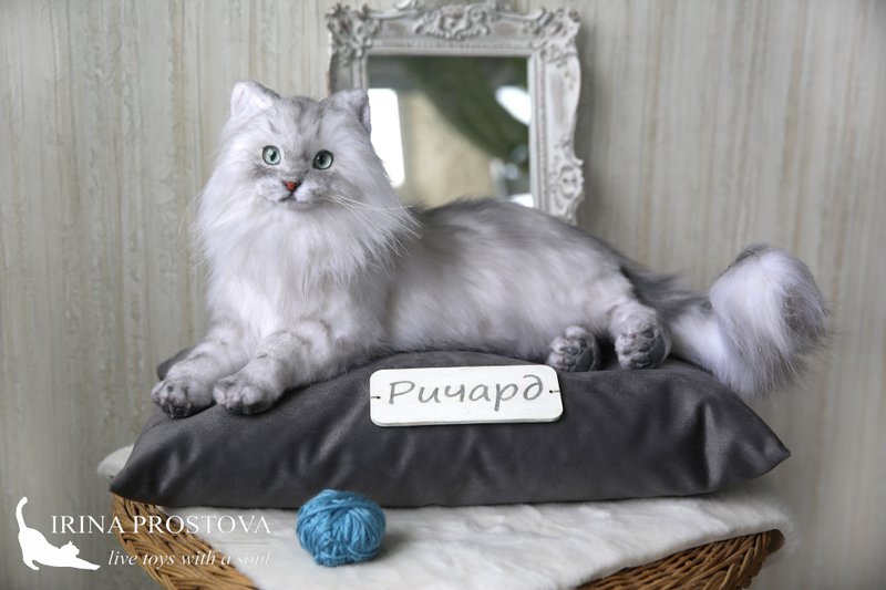 Cat realistic plush toy. Ooak doll. Art doll animalal - 玩偶/公仔 - 其他材質 灰色