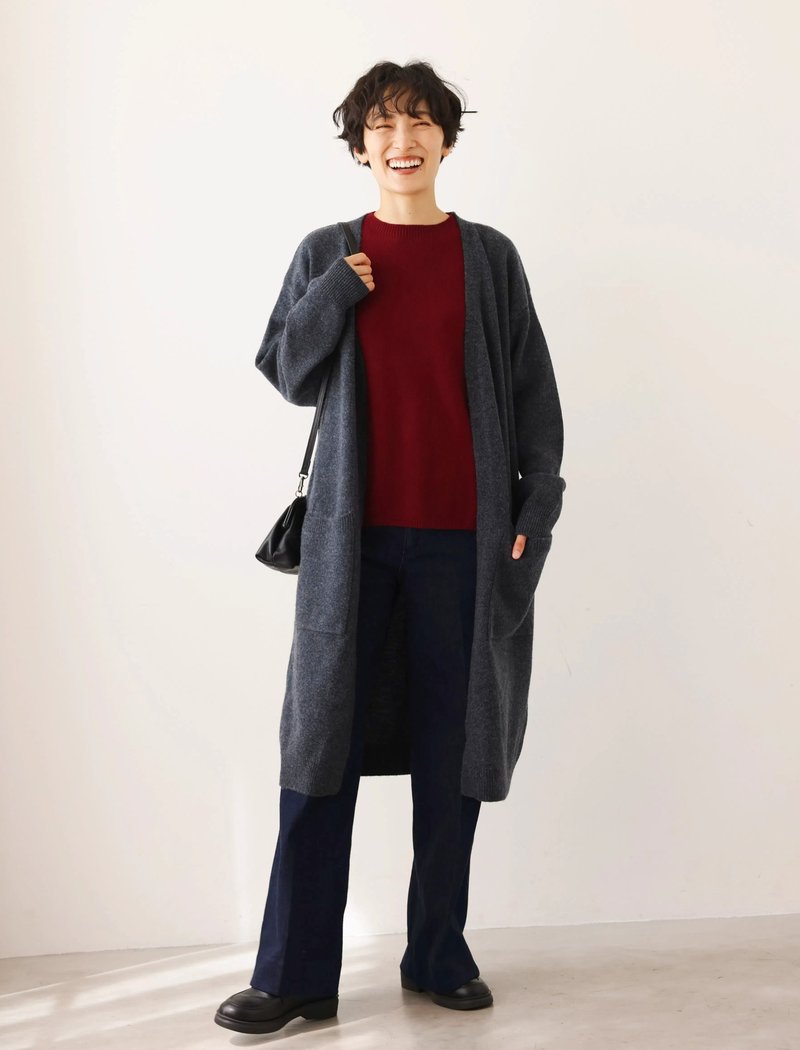 A reliable piece for a variety of occasions Long cardigan 100% wool Dark grey 241023-1 - สเวตเตอร์ผู้หญิง - ขนแกะ 