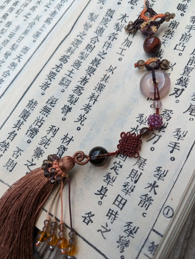中國結流蘇古典吊墜壓襟團扇掛飾包包掛墜漢服配飾天然紅虎眼石 - 吊飾/掛飾 - 半寶石 卡其色
