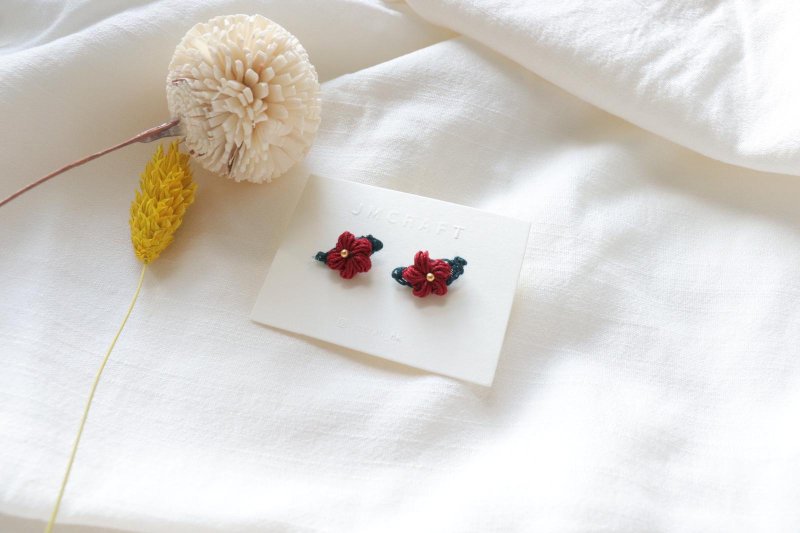 【Small Flowers and Green Leaves Crocheted Earrings/ Clip-On】- Mini Flowers Series - Earrings & Clip-ons - Thread Red