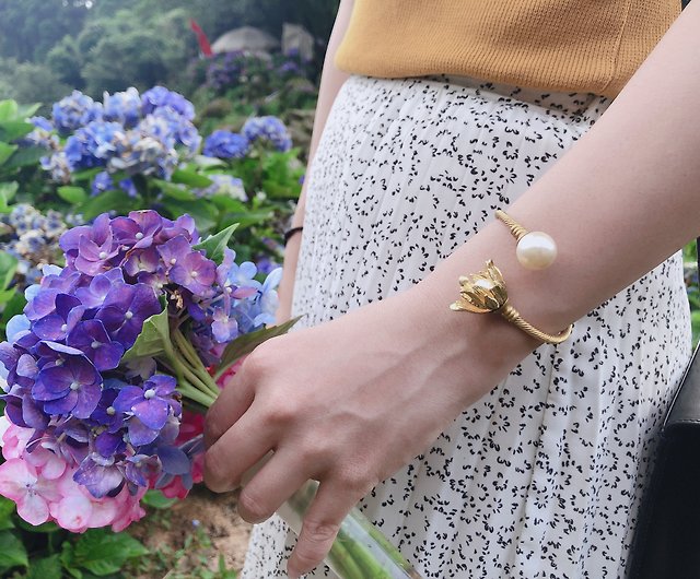 Blooming bracelet