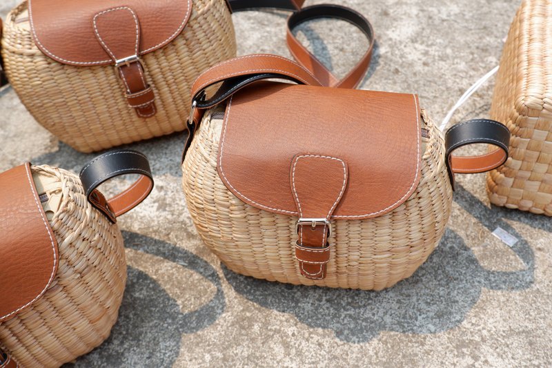 Woven bag, Water hyacinth woven bag, Summer bag Vintage handbag - 手提包/手提袋 - 植物．花 
