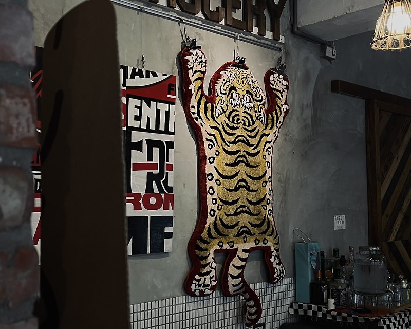 RAW EMOTIONS mascot tiger vintage rug - พรมปูพื้น - เส้นใยสังเคราะห์ สีนำ้ตาล