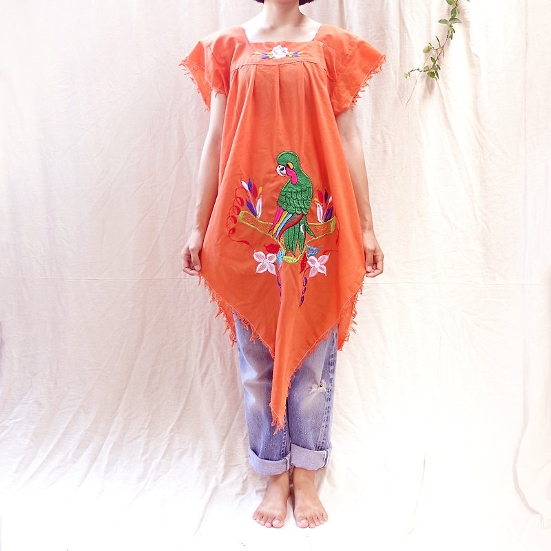 *BajuTua/ Vintage/80's Nicaragua Parrot Embroidered Top - เสื้อผู้หญิง - ผ้าฝ้าย/ผ้าลินิน สีส้ม