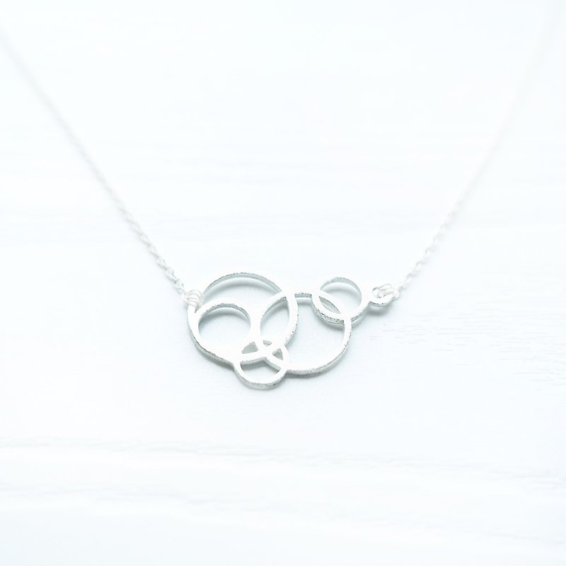 <GEOMETRIC CIRCLES> Delicate Sterling Silver Clavicle Necklace - Necklaces - Other Materials White