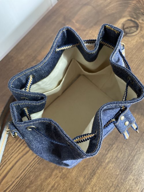 ハンドメイド　2wayハンドバッグ　岡山デニム　ショルダー紐　チャーム　底板底鋲 500x0.jpg