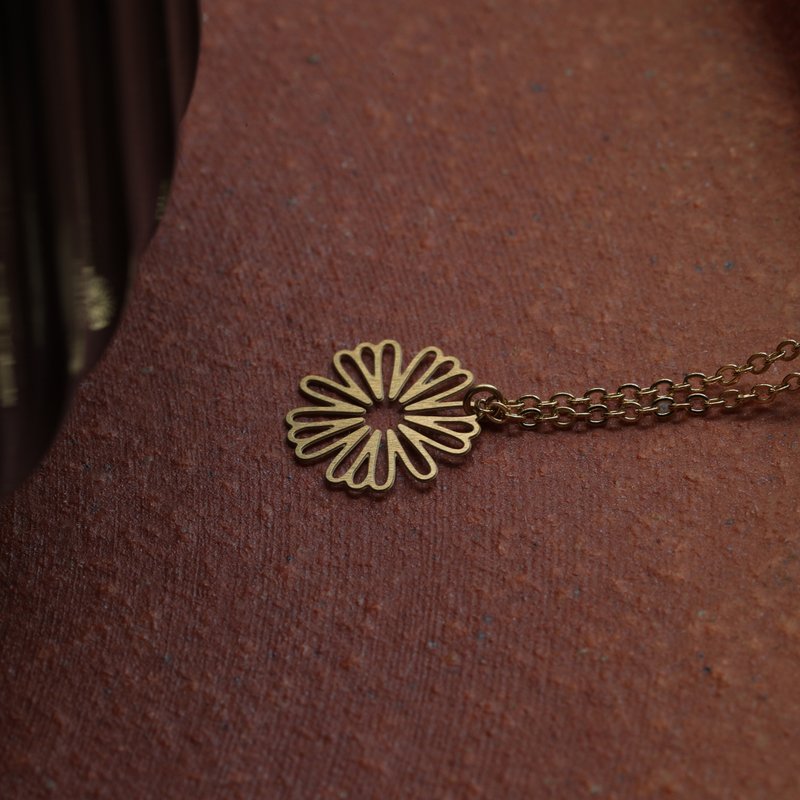 Daisy Pendant - Necklaces - Stainless Steel 