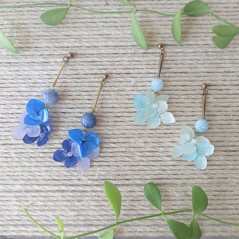 Preserved Hydrangea Earrings/ Bronze/Natural Stone/Free Change Clip/Various Styles/Blue Flower. Ying Series - Earrings & Clip-ons - Plants & Flowers Blue