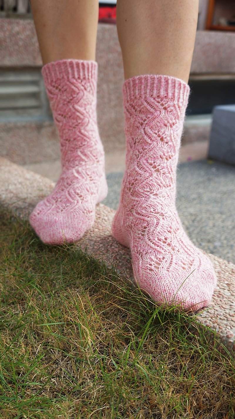 Rita Hand Knit Socks-Love Spread Hand Knit Socks (Pink) - อื่นๆ - ขนแกะ 