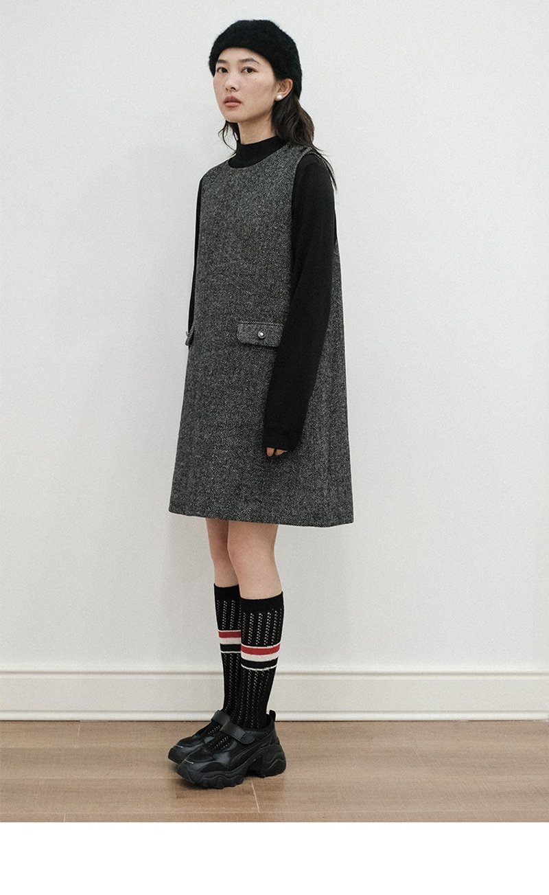 Autumn and winter wool Chanel style A-line vest dress - ชุดเดรส - เส้นใยสังเคราะห์ 