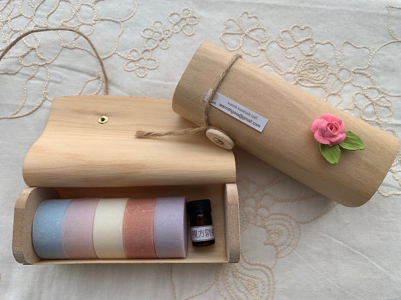 Set of 5 small soaps in appliquéd wooden box with 2ml anti-mosquito essential oil - สบู่ - น้ำมันหอม 