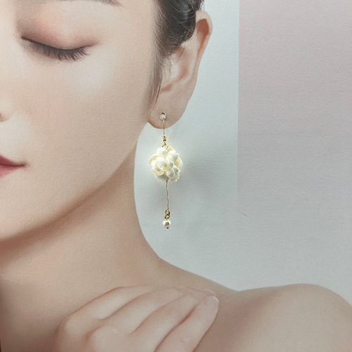 艸化工事 Maison du Corsage Juna 年輕活潑感珍珠小球花耳環