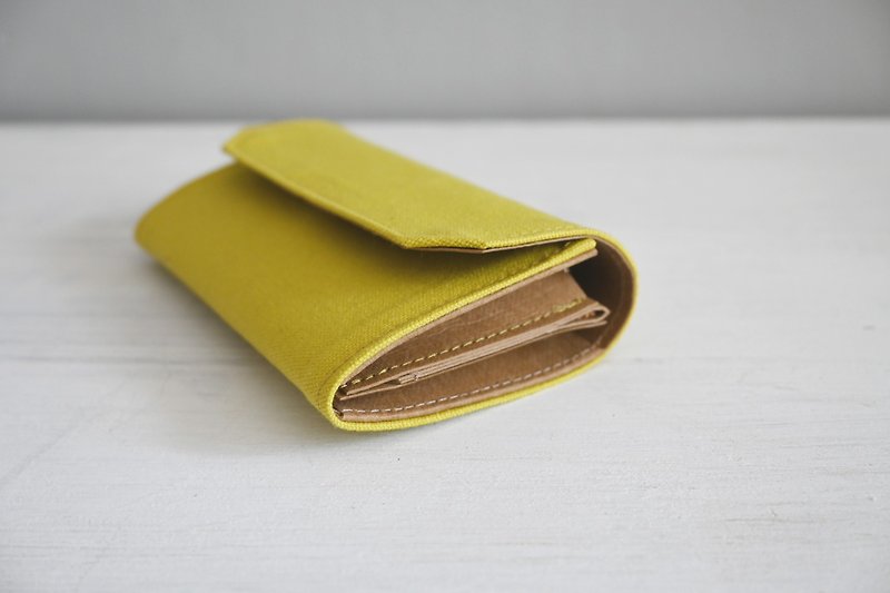 lemon yellow Canvas Coin/Card Holder Washable Paper Lightweight Money Pouch - กระเป๋าสตางค์ - ผ้าฝ้าย/ผ้าลินิน สีเหลือง