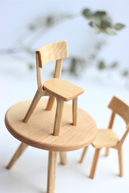 テーブルと椅子。人形用の木製家具のセットです。 - ショップ Oshkin 