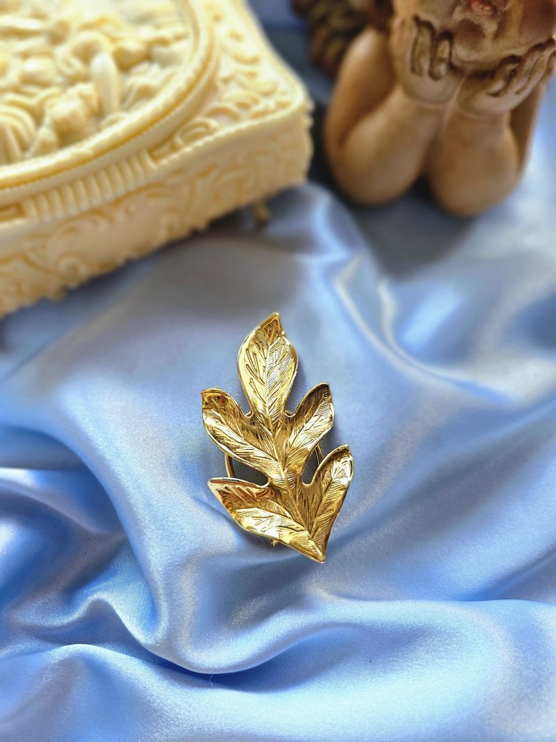 金色大觀葉脈絲巾夾/復古珠寶首飾/vintage美國西洋古董飾品 - 其他 - 其他金屬 
