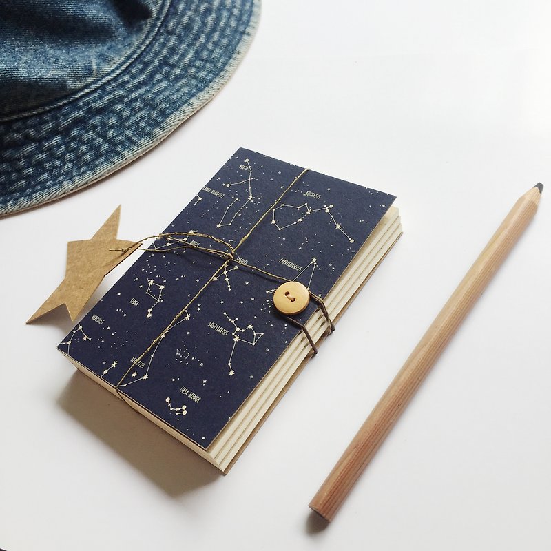 星座のノートブック（サイズ：A6〜9x13 CM）。 - ノート・手帳 - 紙 ブルー