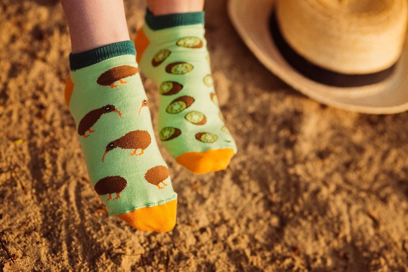 Spox Sox Mismatched Ankle Socks - Kiwi - ถุงเท้า - ผ้าฝ้าย/ผ้าลินิน สีเขียว