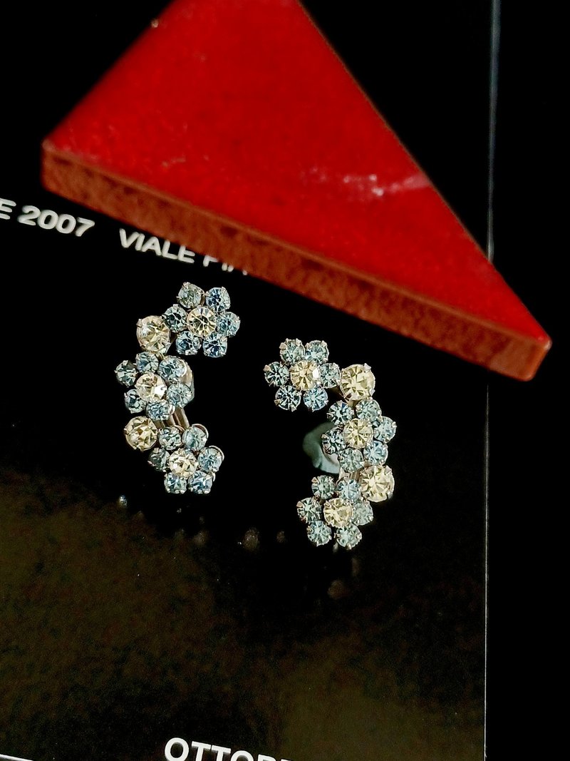 vintage jewelry elegant small floral rhine clip-on earrings - ต่างหู - โลหะ 