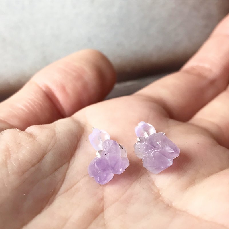 【Lost and find】 Natural Stone Mini Amethyst Cluster 925 Earrings - Earrings & Clip-ons - Gemstone Purple