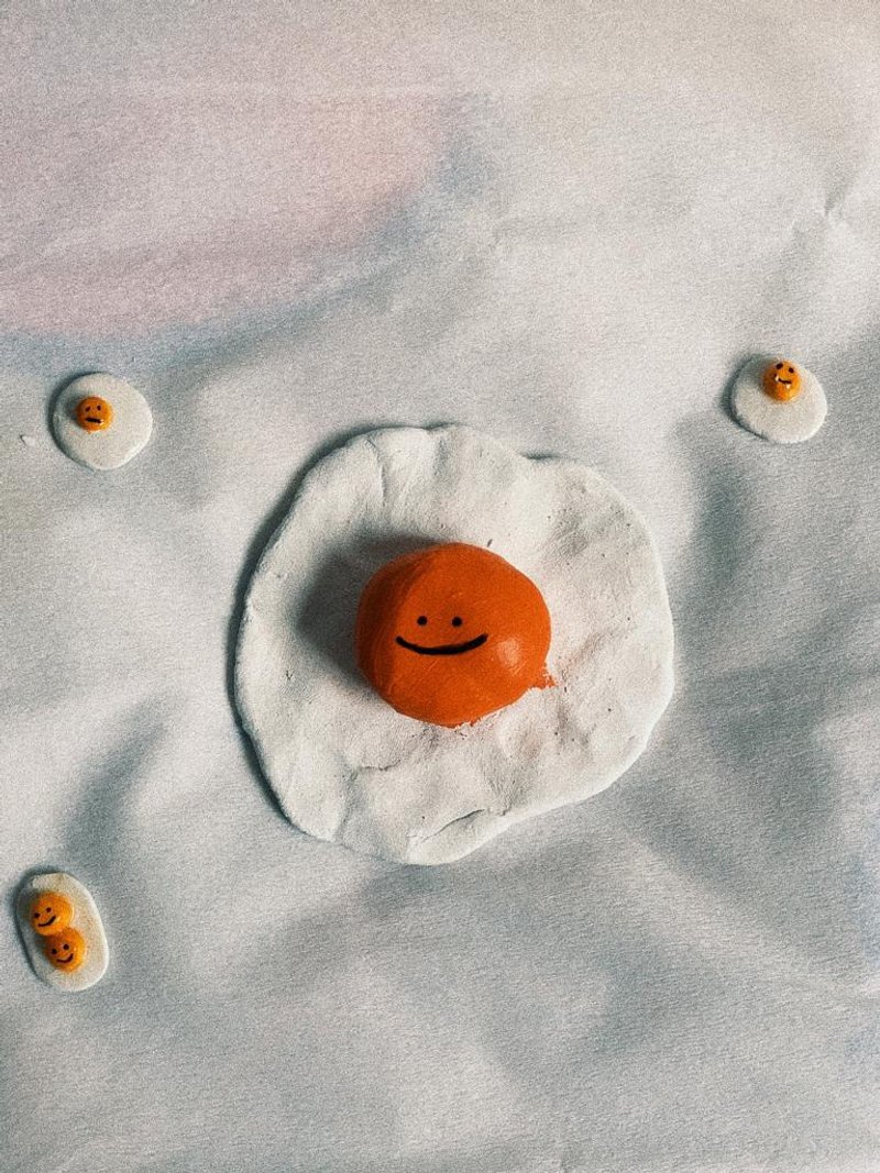 Egg 雞蛋飾物碟 手捏石塑黏土 - 擺飾/家飾品 - 陶 白色