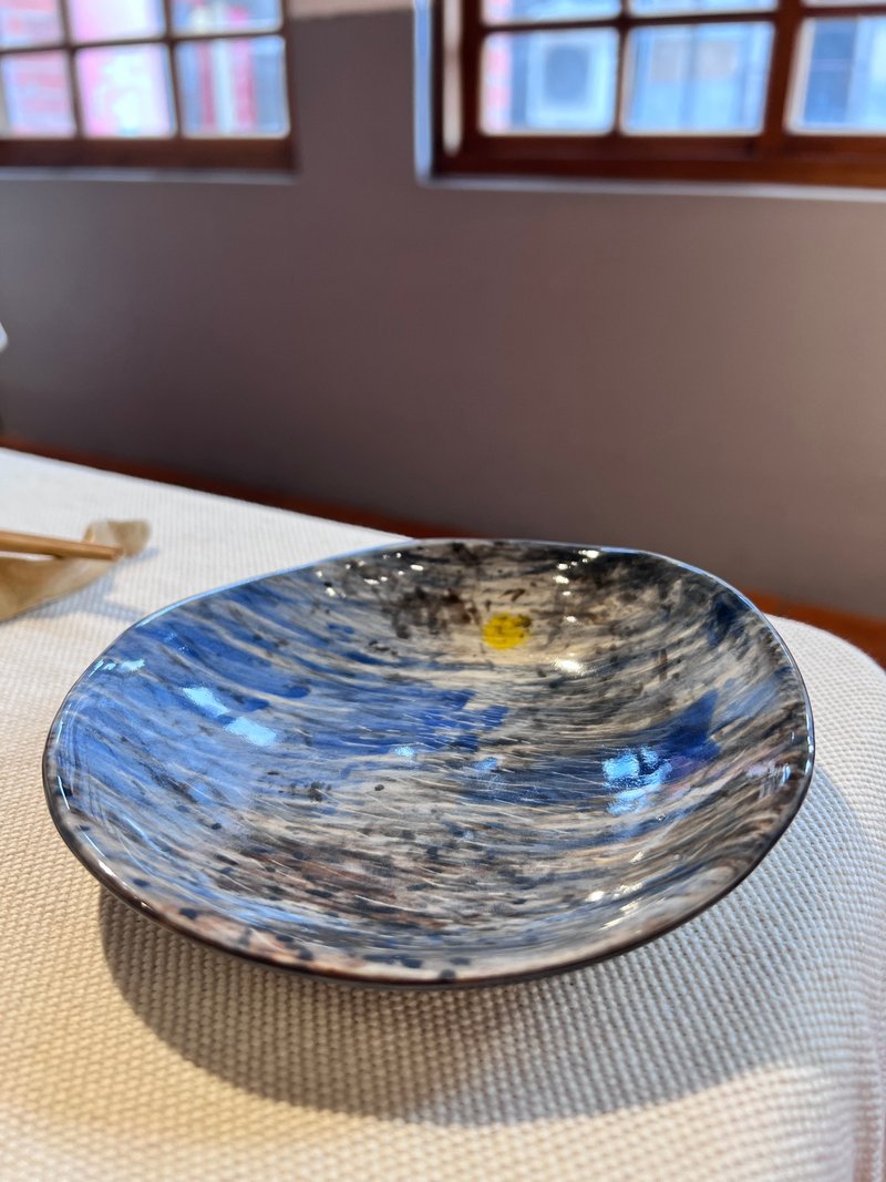心裡的月亮 手繪陶   14.3 x 13.5 xH 3.4 cm - 盤子/餐盤/盤架 - 陶 