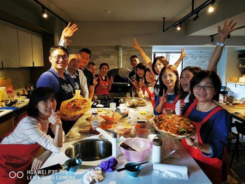 手作窯烤PIZZA體驗 在共享廚房 和我們一起料理狂歡 - 烘焙/烹飪/料理 - 其他材質 