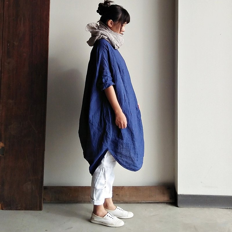 Seven points irregular gown linen blue - เสื้อผู้หญิง - ผ้าฝ้าย/ผ้าลินิน สีน้ำเงิน