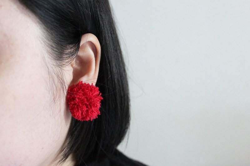 Fluffy Stud Round Earrings · Earrings - ต่างหู - ผ้าฝ้าย/ผ้าลินิน สีแดง