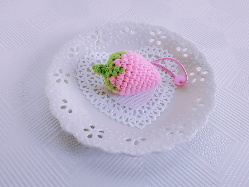 Strawberry hand hook milk cotton wool hair bundle / hair ring / hair ornaments - เครื่องประดับผม - เส้นใยสังเคราะห์ สึชมพู