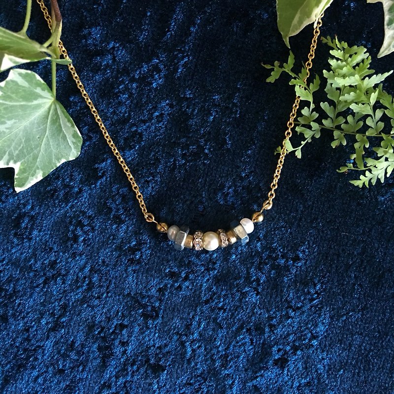 Bora classes Hugh soon - Bronze pearl necklace - Necklaces - Copper & Brass 