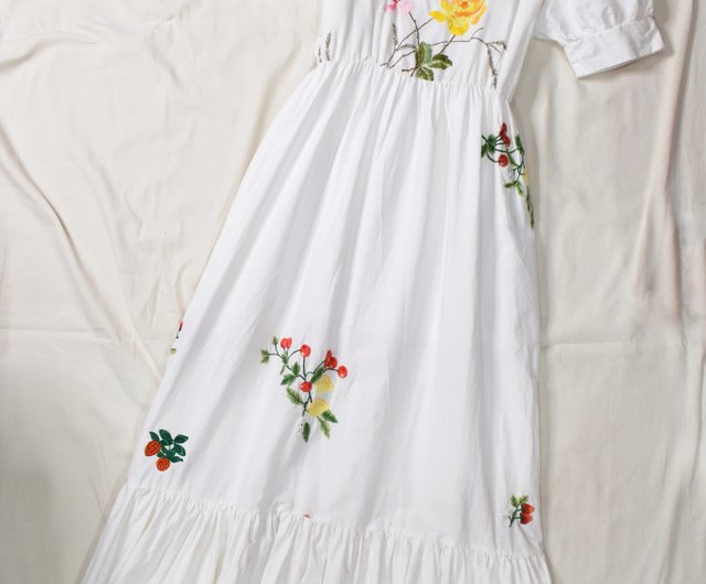 vintage テーブルクロス生地ワンピース　リメイク　レースワンピース vintage テーブルクロス生地ワンピース リメイク レースワンピース