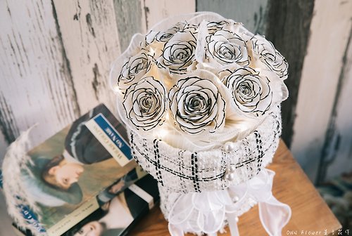 Fresh Roses Bouquet in Chanel Wrapping
