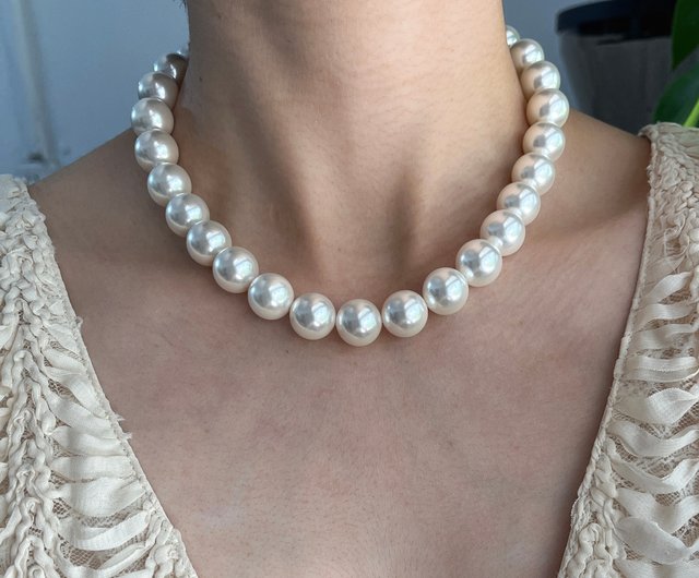 【極美品】【オンワード】 大粒パール シェル ネックレス 14mm大粒パールネックレスシェルパールチョーカーは男女問わず