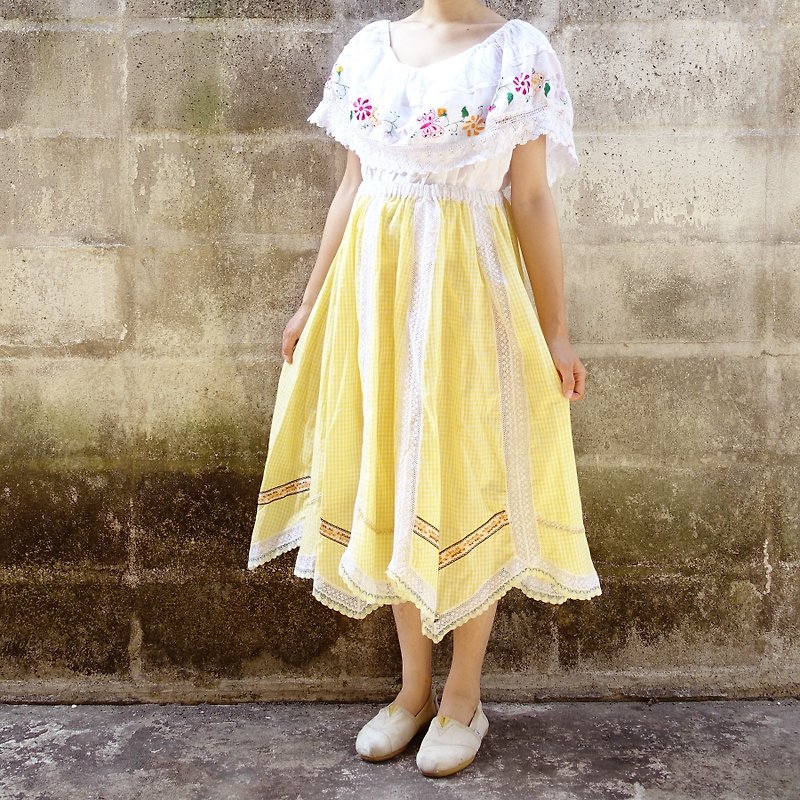 BajuTua / vintage / American country style lemon yellow lace Plaid skirt Peng Peng - Skirts - Cotton & Hemp Yellow