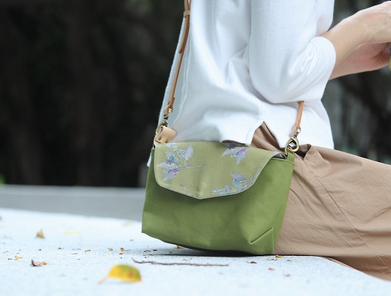 Shanxiang Round Messenger Bag Shoulder Bag Japanese Canvas Leather Strap - กระเป๋าแมสเซนเจอร์ - ผ้าฝ้าย/ผ้าลินิน 