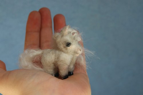 SoftSpot Design Teddy Horse/ miniature white pony/doll house pet/1:12/miniature horse/doll horse