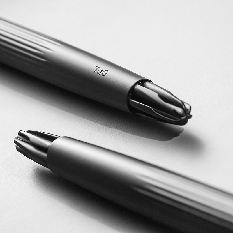 【TaG】潜水艦のファウンテンペン - 万年筆 - 銅・真鍮 ブラック
