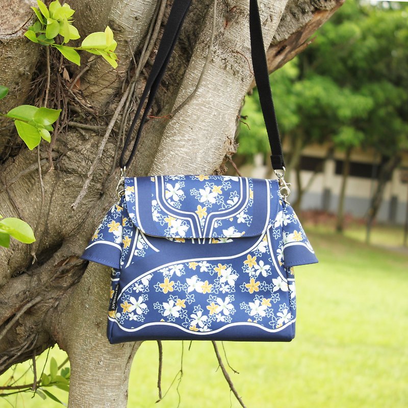 Taiwan traditional Printed pattern BAG (Tung flower Blue) - กระเป๋าแมสเซนเจอร์ - เส้นใยสังเคราะห์ สีน้ำเงิน