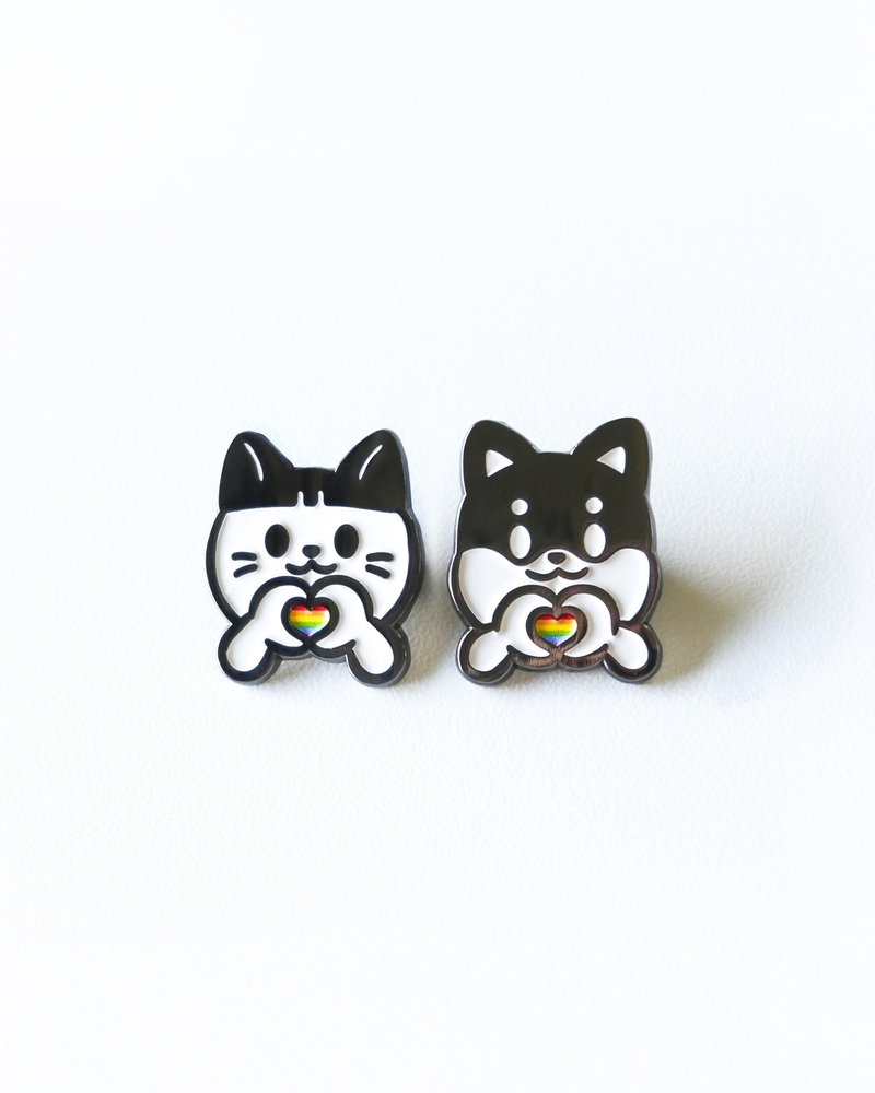 LOVE IS LOVE rainbow metal pin - เข็มกลัด - โลหะ ขาว