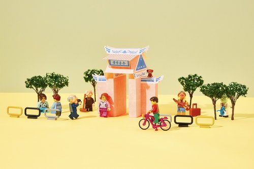 啊 賣所 RISOGRAPHY 桌上的孔孔孔孔廟紙模型