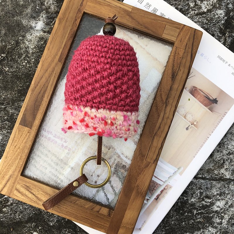 Crochet craft. Natural style key case (Peach)